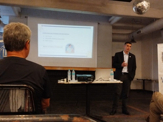 Luciano Pugnaloni y una formativa charla sobre derecho deportivo